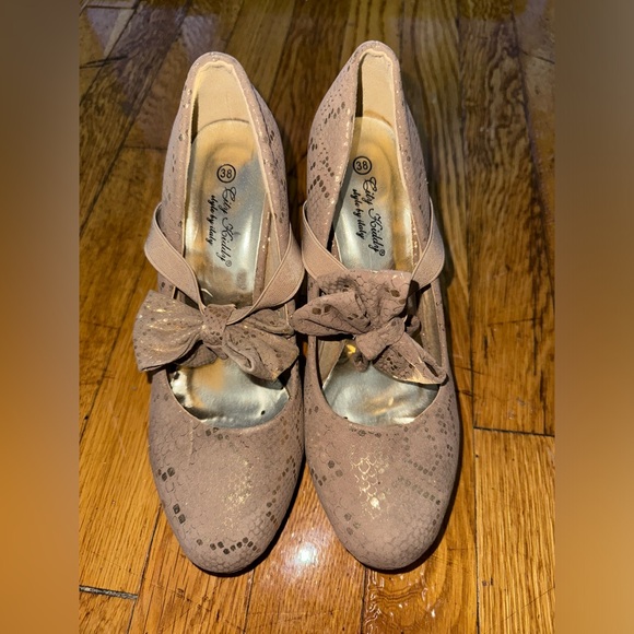 City Kiddy Style By Italy Women’s Tan Suede Sparkle Heels Size 7 - Picture 2 of 6